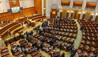 Ismét buktak a kormánybuktatók – Elutasította a bukaresti parlament a bizalmatlansági indítványt