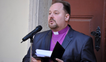 Adorjáni Dezső Zoltán erdélyi evangélikus püspök üzenete: Segíts, hogy segíthessünk