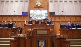 A gyulafehérvári ígéreteket kérte számon az RMDSZ szónoka a parlament centenáriumi ülésén 